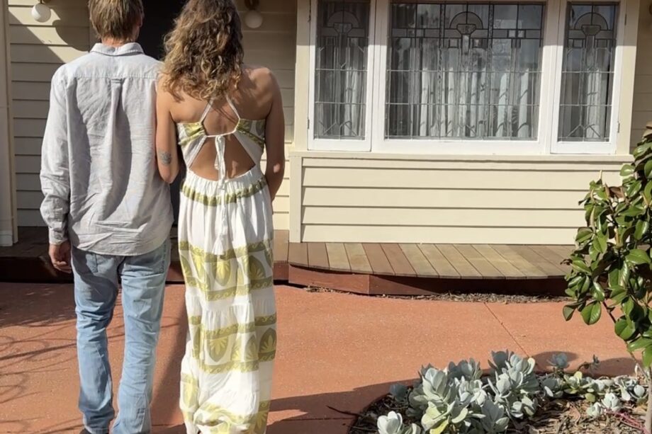 couple walking into the Margaret River Marriage Office